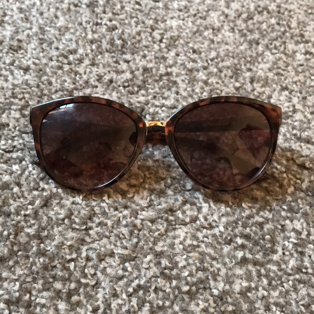 Reaction Kenneth Cole sunglasses